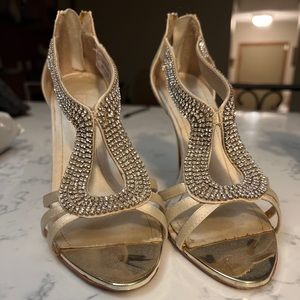 Sparkly nude/gold heels. Size 5.5